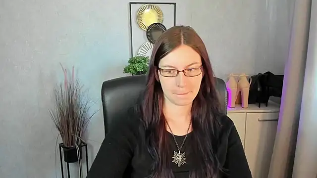 Snapshot of emmaxDelight chatting on 07-16-26, 05:24 emmaxDelight online show from 07-16-26, 05:24