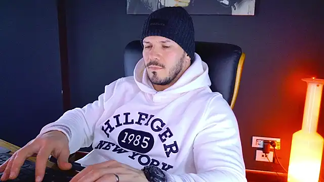 AngeloEric online show from 01-28-25, 01:49