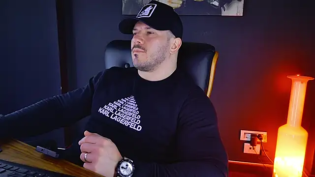 AngeloEric online show from 02-11-25, 06:51