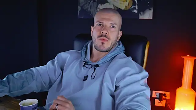 AngeloEric online show from 02-12-25, 06:19