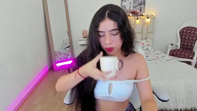 Snapshot of zoe_turnner_18 chatting on 01-13-25, 11:19 zoe turnner 18 online show from 01-13-25, 11:19