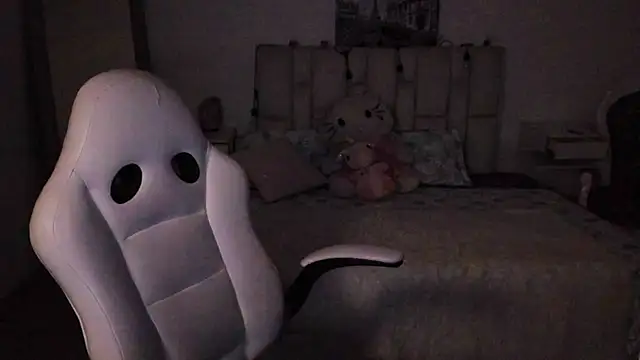 Snapshot of zoe_turnner_18 chatting on 11-16-25, 12:33 zoe turnner 18 online show from 11-16-25, 12:33