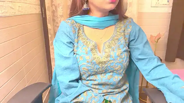 Snapshot of Your_Sassy_Goddess chatting on 03-18-25, 04:37 Your Sassy Goddess online show from 03-18-25, 04:37