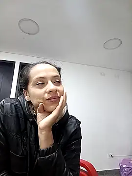 loren3124 online show from 12-13-24, 07:25