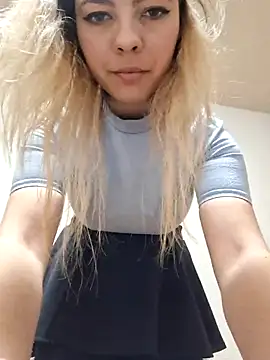 Snapshot of allinqueen chatting on 02-26-25, 04:03 allinqueen online show from 02-26-25, 04:03