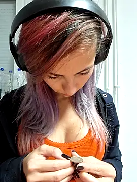 Snapshot of allinqueen chatting on 10-01-25, 01:55 allinqueen online show from 10-01-25, 01:55