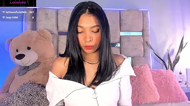 KarolRojas  online show from 01-18-25, 09:56