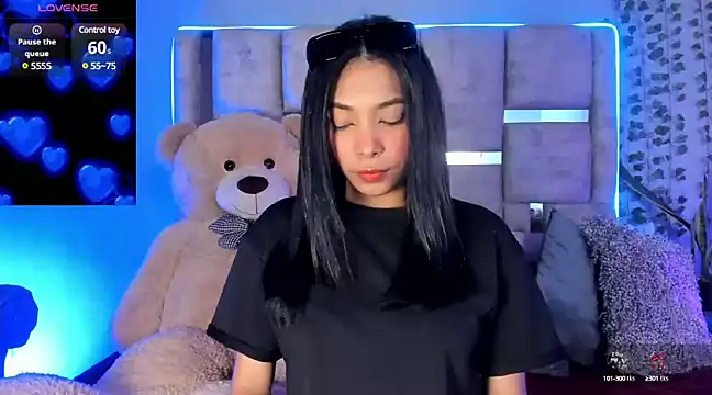 KarolRojas  online show from 02-10-25, 03:35