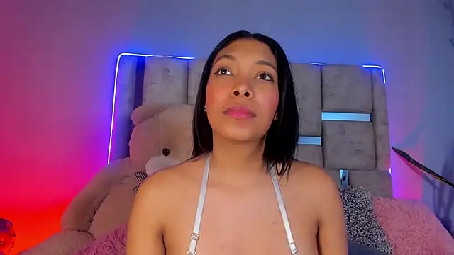 KarolRojas  online show from 02-26-25, 09:32