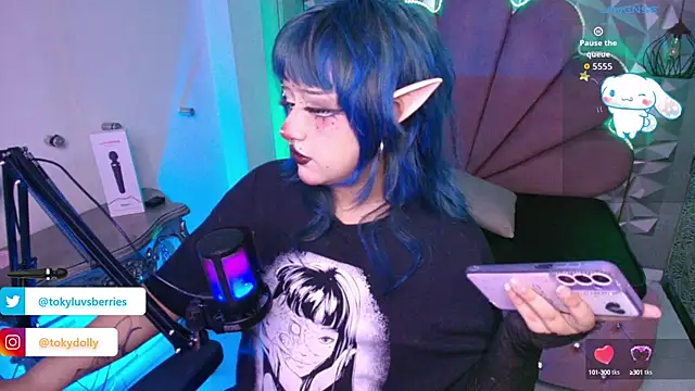 toky doll online show from 09-25-25, 08:01