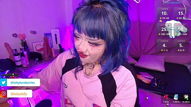 toky doll online show from 09-29-25, 08:57