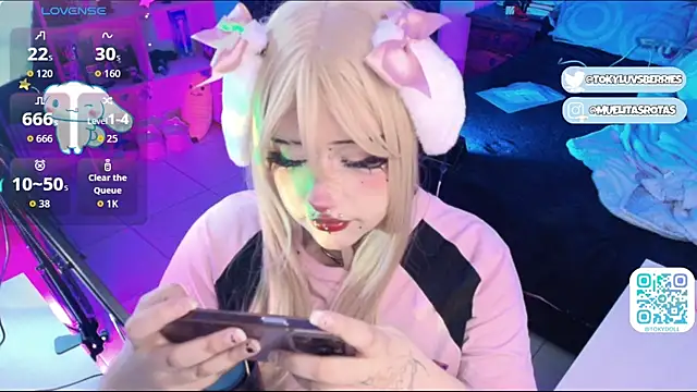 Snapshot of toky_doll chatting on 07-18-26, 03:22 toky doll online show from 07-18-26, 03:22