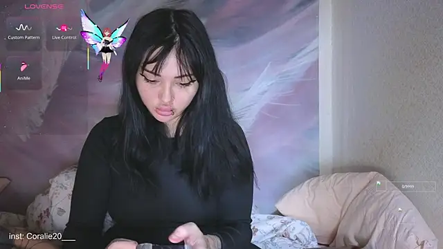 Snapshot of Coralie20_ chatting on 10-27-25, 11:58 Coralie20 online show from 10-27-25, 11:58