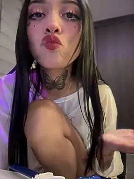 Snapshot of ANDREA_FERRY chatting on 02-01-25, 03:41 ANDREA FERRY online show from 02-01-25, 03:41