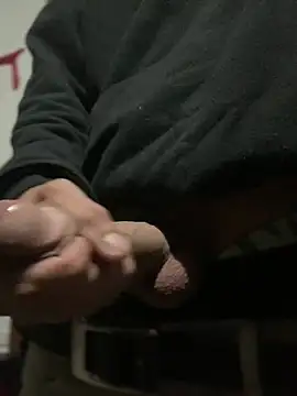 Snapshot of 27powercm chatting on 12-16-24, 03:40 27powercm online show from 12-16-24, 03:40