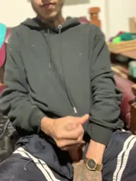 Snapshot of 27powercm chatting on 01-31-25, 01:01 27powercm online show from 01-31-25, 01:01