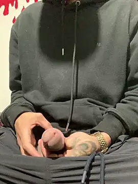 Snapshot of 27powercm chatting on 02-02-25, 01:34 27powercm online show from 02-02-25, 01:34