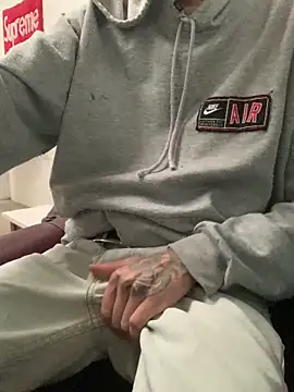 Snapshot of 27powercm chatting on 02-11-25, 10:28 27powercm online show from 02-11-25, 10:28