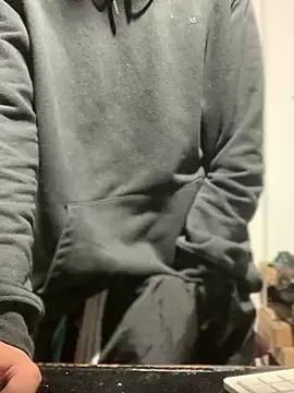 Snapshot of 27powercm chatting on 03-20-25, 08:09 27powercm online show from 03-20-25, 08:09