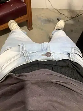 Snapshot of 27powercm chatting on 10-06-25, 10:29 27powercm online show from 10-06-25, 10:29