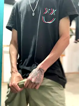 Snapshot of 27powercm chatting on 10-10-25, 10:31 27powercm online show from 10-10-25, 10:31