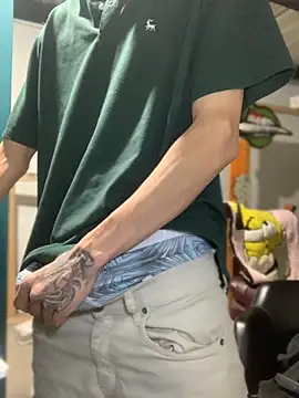 Snapshot of 27powercm chatting on 10-31-25, 05:30 27powercm online show from 10-31-25, 05:30