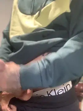 Snapshot of 27powercm chatting on 11-04-25, 05:39 27powercm online show from 11-04-25, 05:39