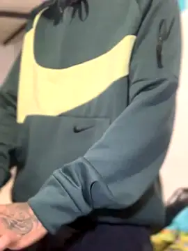 Snapshot of 27powercm chatting on 11-14-25, 03:49 27powercm online show from 11-14-25, 03:49