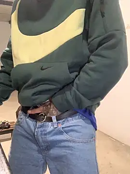 Snapshot of 27powercm chatting on 11-23-25, 08:25 27powercm online show from 11-23-25, 08:25