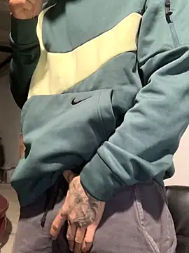 Snapshot of 27powercm chatting on 11-28-25, 04:59 27powercm online show from 11-28-25, 04:59