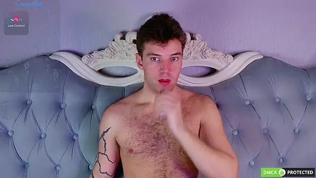 ArthurWhitee online show from 04-15-26, 08:43