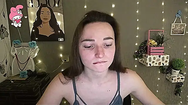  Barbie Kiss  online show from 02-04-25, 09:28