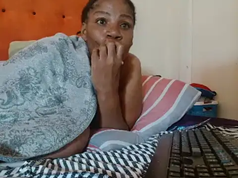 Snapshot of tinagiant chatting on 02-22-25, 11:24 tinagiant online show from 02-22-25, 11:24