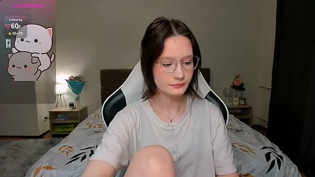 Snapshot of DearLia chatting on 02-06-25, 10:10 DearLia online show from 02-06-25, 10:10