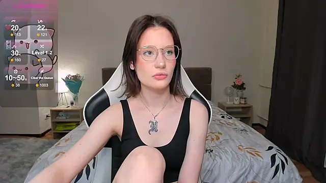 Snapshot of DearLia chatting on 02-07-25, 10:20 DearLia online show from 02-07-25, 10:20