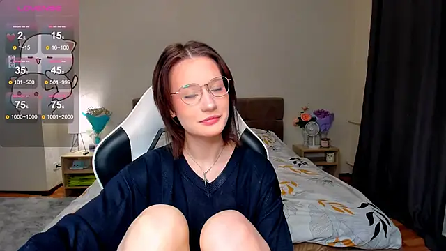 Snapshot of DearLia chatting on 02-13-25, 11:15 DearLia online show from 02-13-25, 11:15