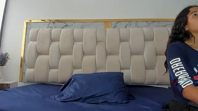 Hanna lens online show from 03-25-26, 05:52