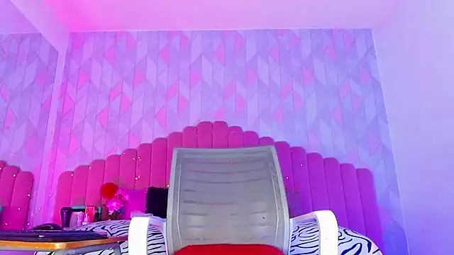 Snapshot of angelyy_02 chatting on 01-22-25, 04:55 angelyy 02 online show from 01-22-25, 04:55