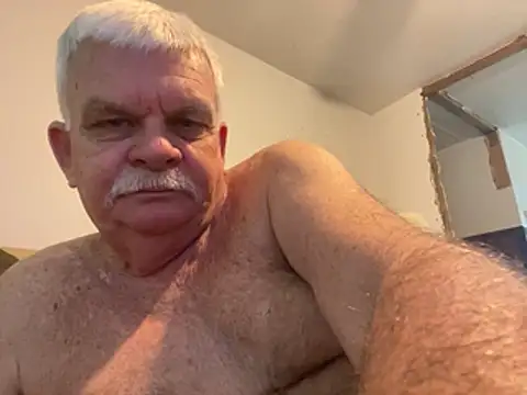 Snapshot of Silver1959 chatting on 05-13-26, 04:48 Silver1959 online show from 05-13-26, 04:48