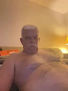 Snapshot of Silver1959 chatting on 05-18-26, 04:07 Silver1959 online show from 05-18-26, 04:07