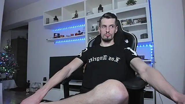 Snapshot of ToddClaytonn chatting on 01-05-26, 05:27 ToddClaytonn online show from 01-05-26, 05:27