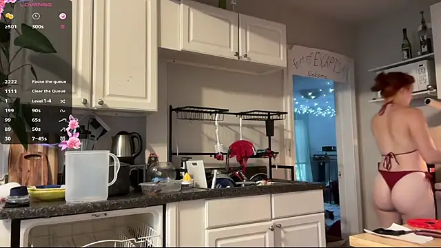 Snapshot of Aria_Fields chatting on 09-30-25, 03:39 Aria Fields online show from 09-30-25, 03:39