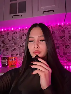 EricaWalls online show from 02-18-25, 01:43