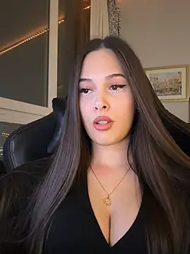 Snapshot of EricaWalls chatting on 01-10-26, 04:31 EricaWalls online show from 01-10-26, 04:31