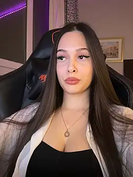 Snapshot of EricaWalls chatting on 02-04-26, 08:25 EricaWalls online show from 02-04-26, 08:25