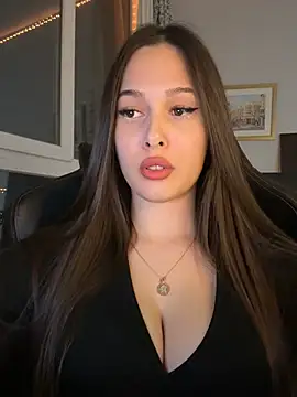 Snapshot of EricaWalls chatting on 03-17-26, 08:45 EricaWalls online show from 03-17-26, 08:45