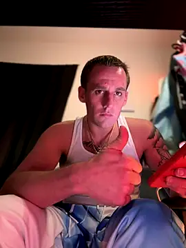 Snapshot of PeytonJohnn chatting on 11-13-25, 02:43 PeytonJohnn online show from 11-13-25, 02:43