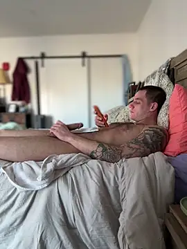 Snapshot of PeytonJohnn chatting on 11-18-25, 05:06 PeytonJohnn online show from 11-18-25, 05:06