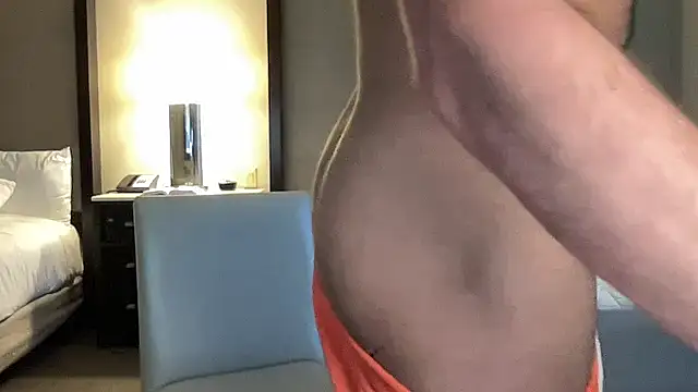 Snapshot of PeytonJohnn chatting on 12-14-25, 12:32 PeytonJohnn online show from 12-14-25, 12:32