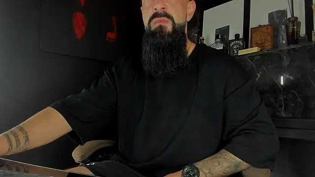 axxelrich  online show from 10-20-25, 03:40